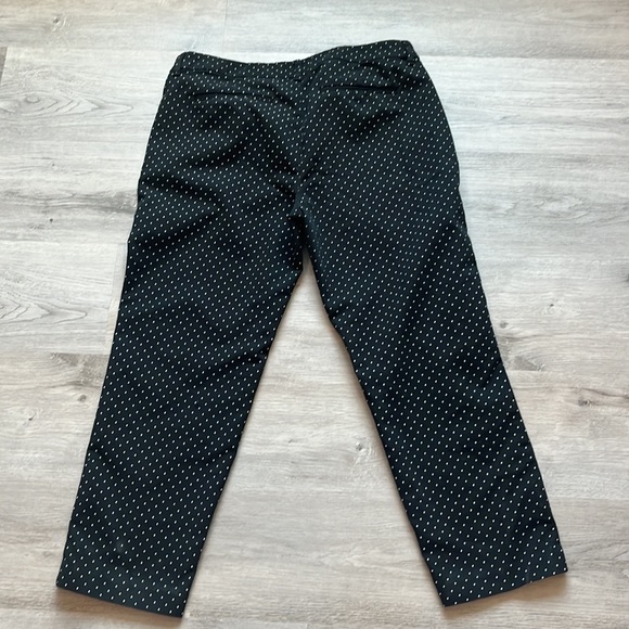 Old Navy Black and White Polka Dot Harper Cropped Pants - Picture 6 of 7
